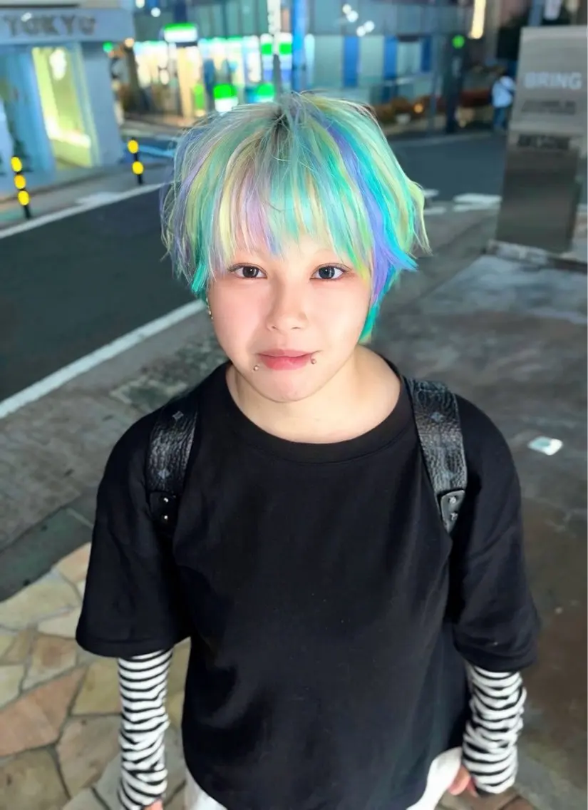 ショート カラー ヘアカラー デザインカラー🍬✨ 透明感カラー✨ナナのヘアスタイル