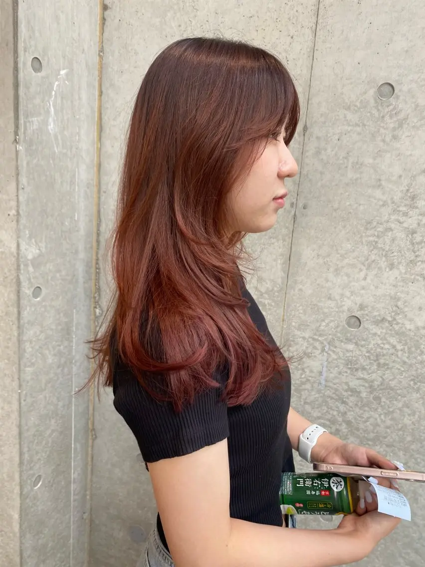 ロング カラー カット ヘアカラー トリートメント Saki/レイヤー/ 柔色カラー/顔まわりのヘアスタイル