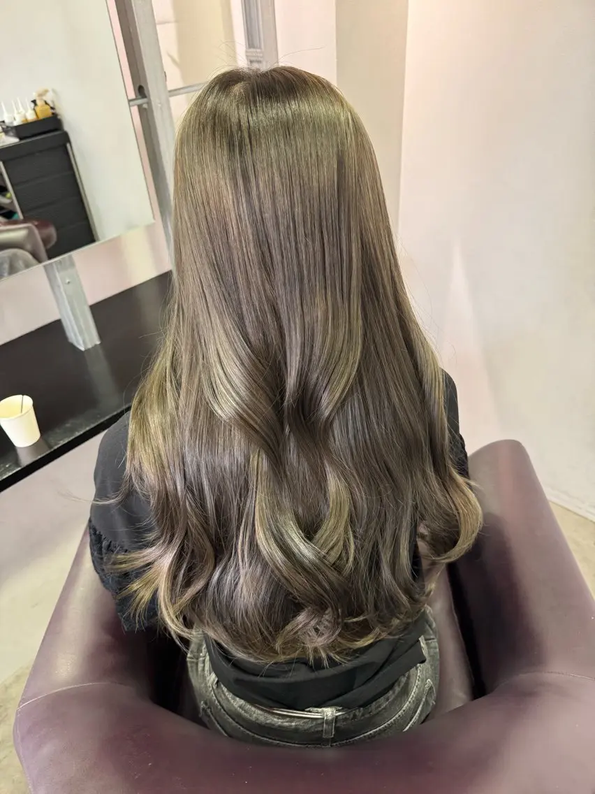 ロング カラー ベージュ透明感カラー 💟AYUMI💟のヘアスタイル