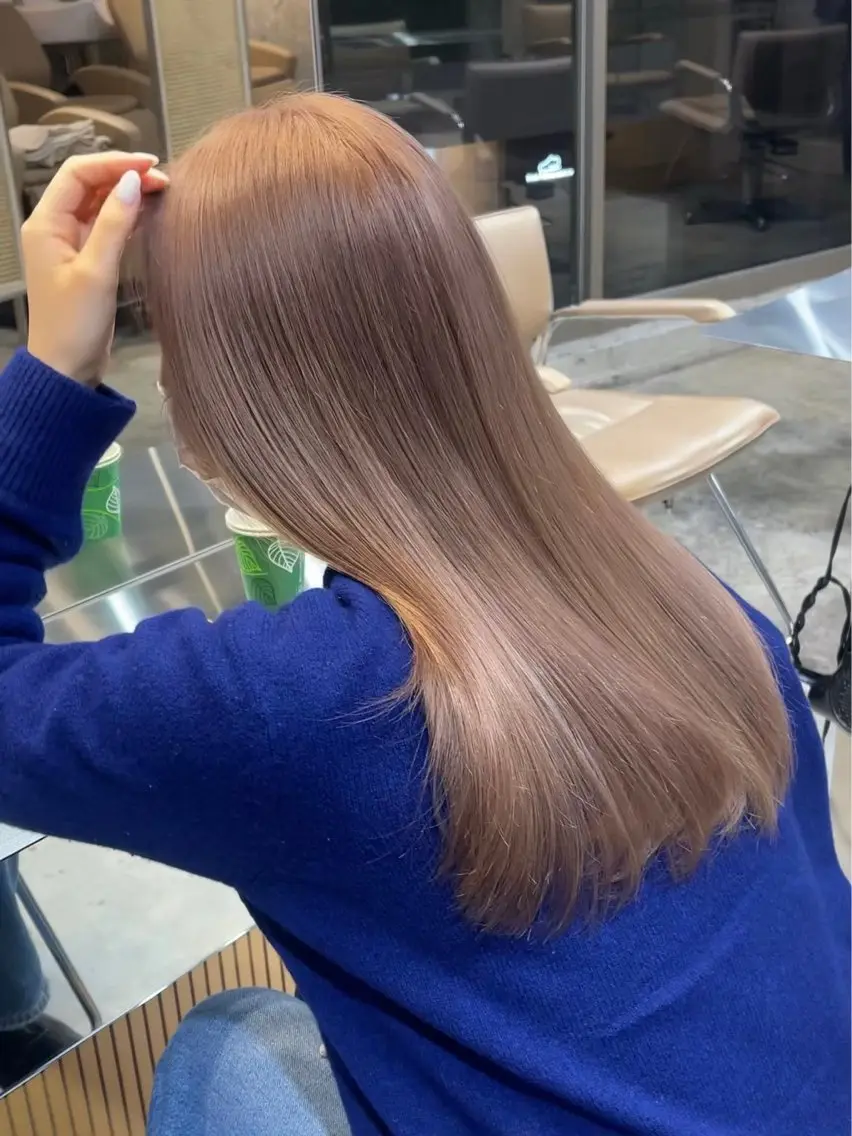 ロング ヘアカラー 海外ブロンド/ ベージュ⭐︎カレンのヘアスタイル