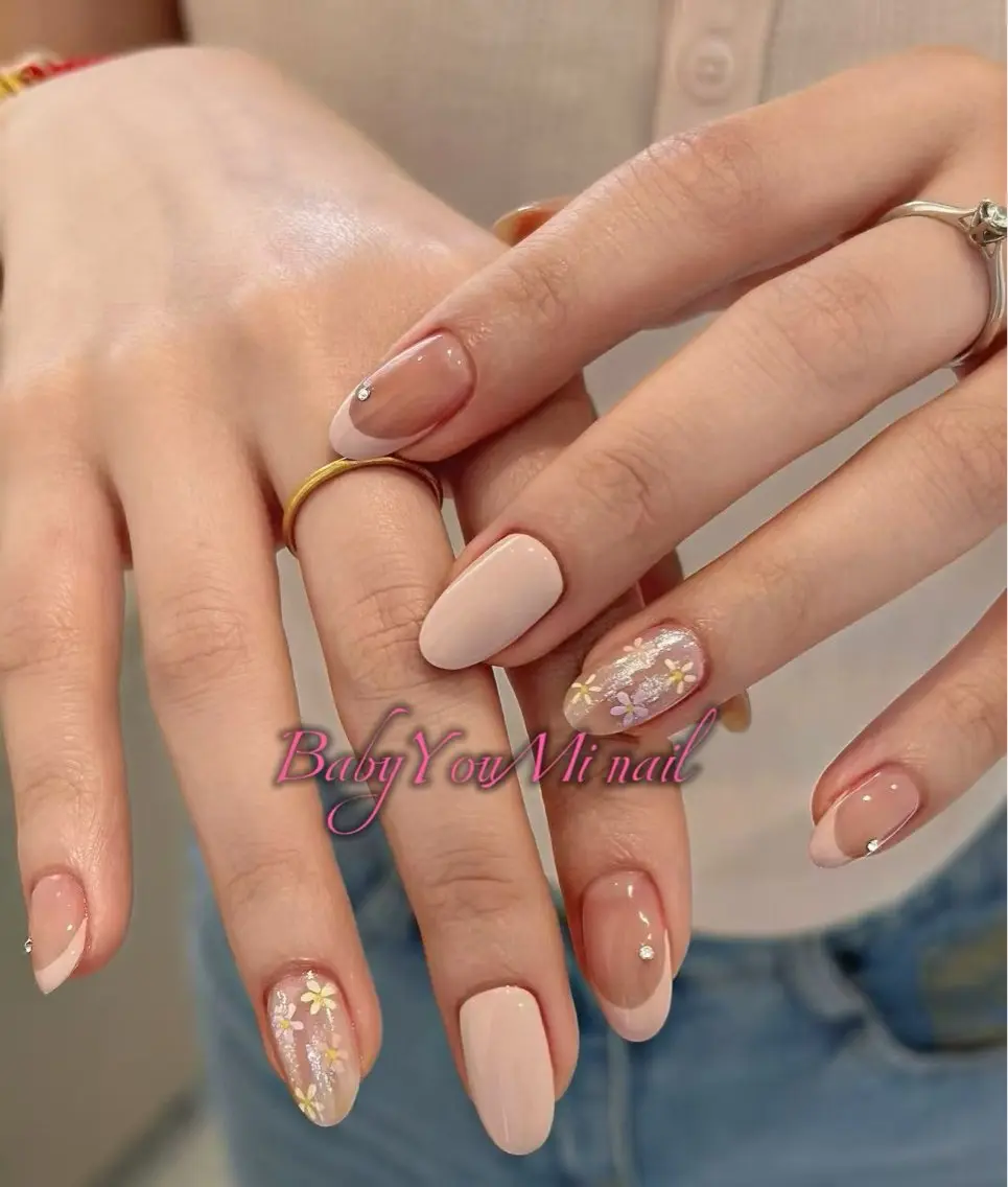 ネイル オーロラネイル フラワーネイル フットネイル フレンチネイル ジェルネイル ハンドネイル BabyYouMi nailのネイルデザイン