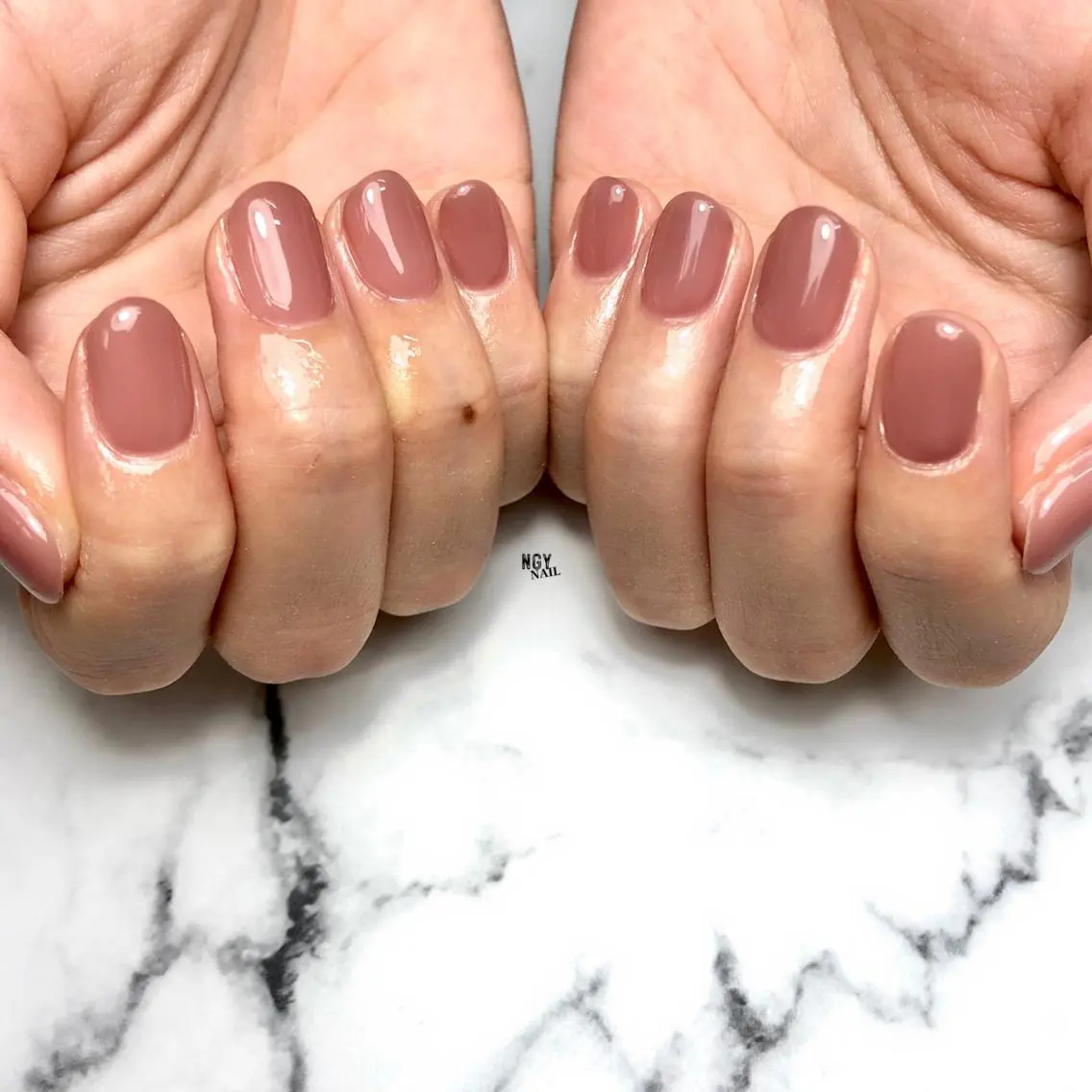 ネイル ブラウン オフィスネイル ワンカラーネイル ピンク ハンドネイル NAIL NOWのネイルデザイン