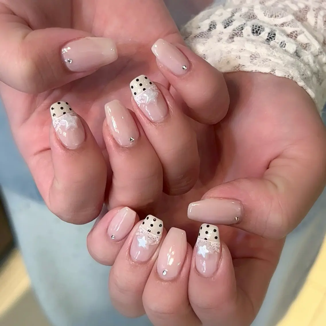 ネイル ドット レース ハンドネイル misaki🎀 coffret.のネイルデザイン