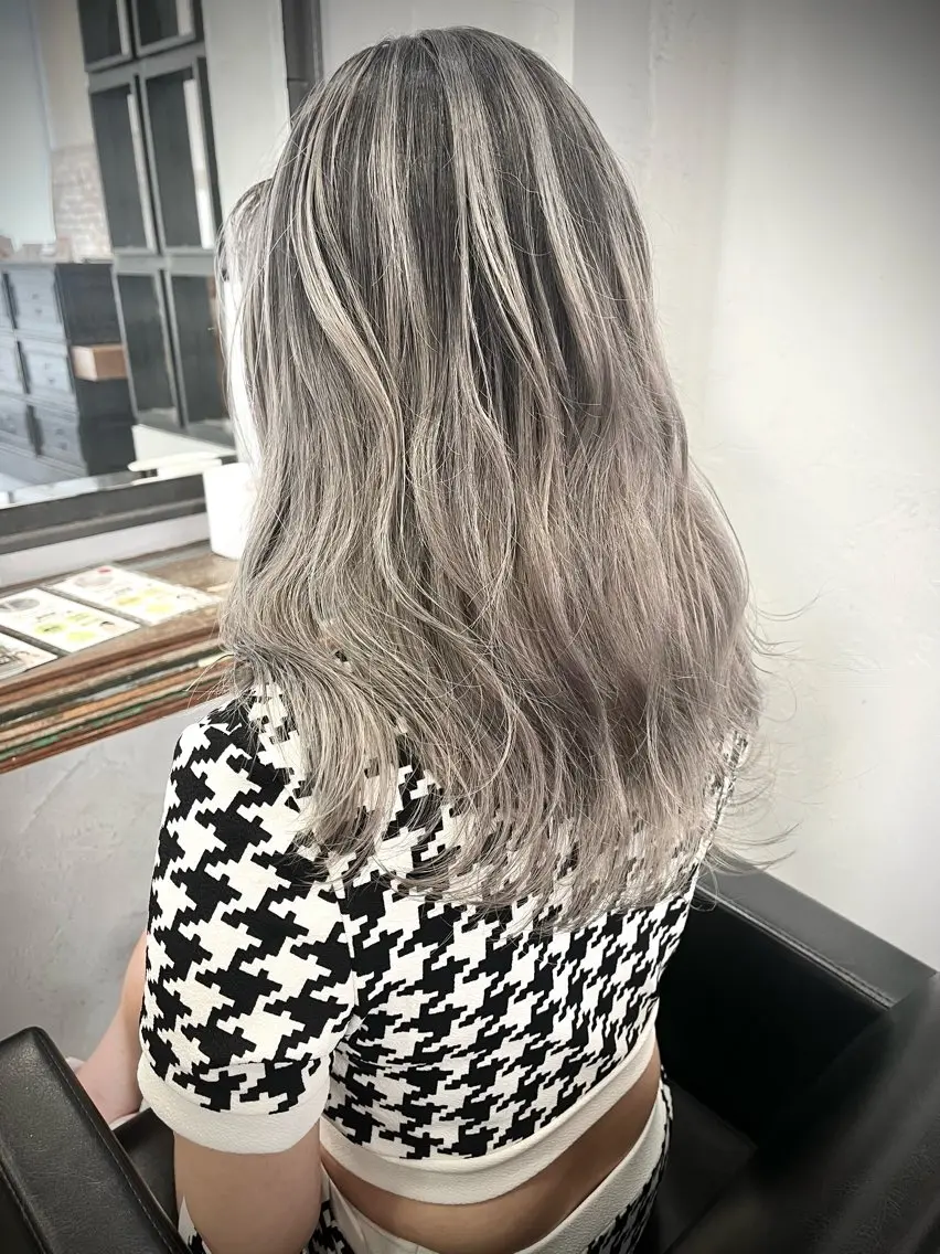 ミディアム カラー ヘアアレンジ バレイヤージュ レイヤーカット カット ヘアカラー トリートメント 東 寛道のヘアスタイル