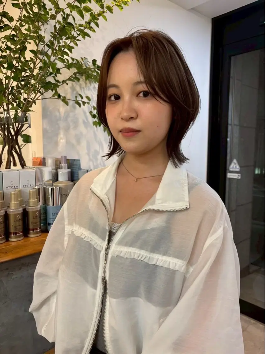 ミディアム カラー カット ヘアカラー トリートメント 安達 咲のヘアスタイル