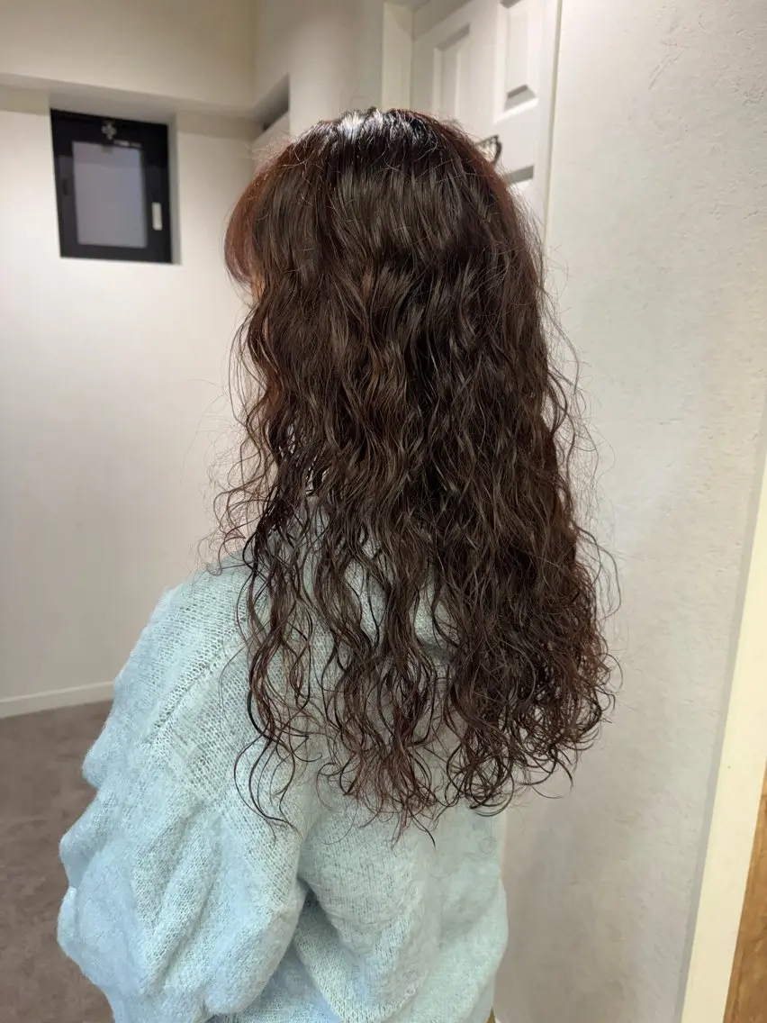 ロング パーマ ロング カット パーマ トリートメント 縮毛矯正/シール エクステ/艶髪ひふみのヘアスタイル