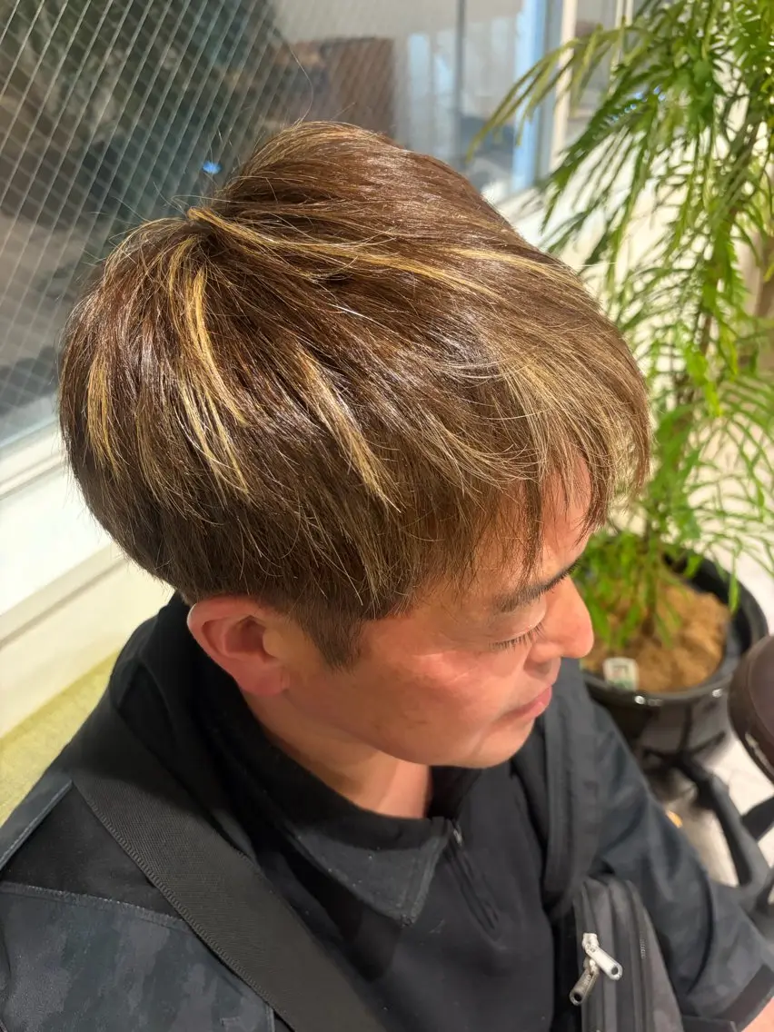 ショート カラー ハイライトカラー ハイライト あだち まおのヘアスタイル