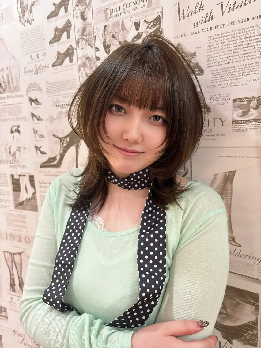 ミディアム デザインカット 伸ばしかけ レイヤーカット ウルフカット カット ヘアカラー Louvre Sty list/ERIKAのヘアスタイル