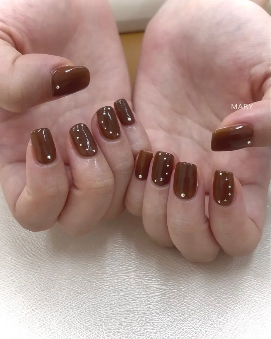 ネイル ブラウン ワンカラーネイル シンプルネイル スクエアネイル ハンドネイル Mary nail .narumiのネイルデザイン