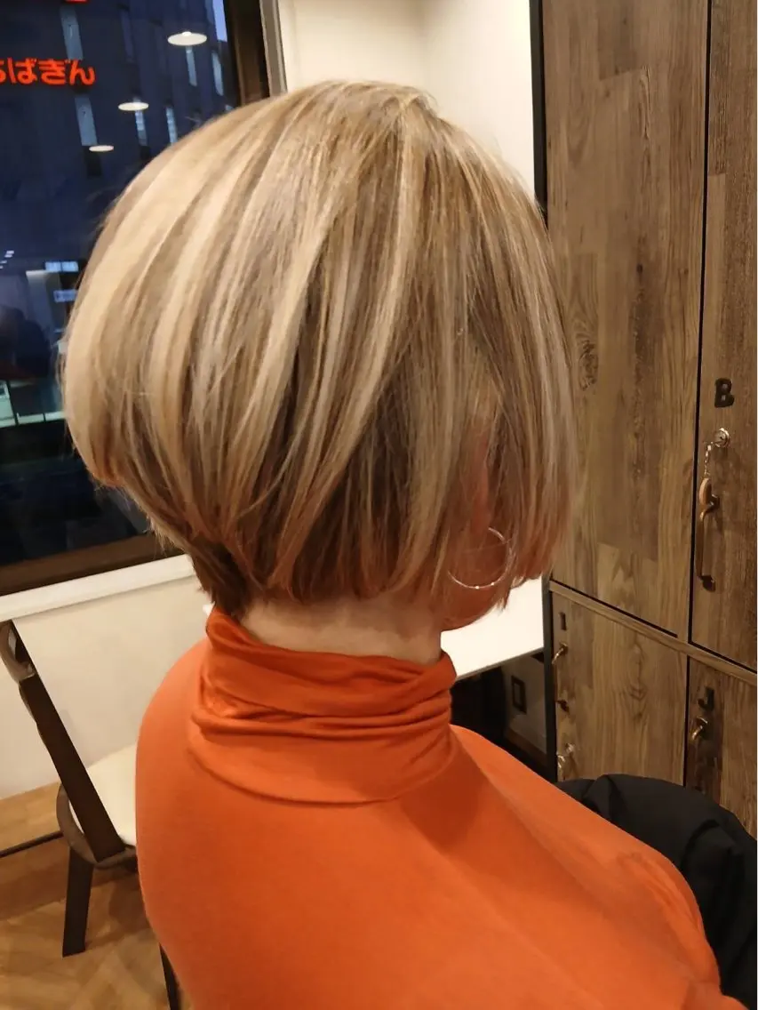ショート カット ヘアカラー 白髪いかしハイライト 加藤のヘアスタイル