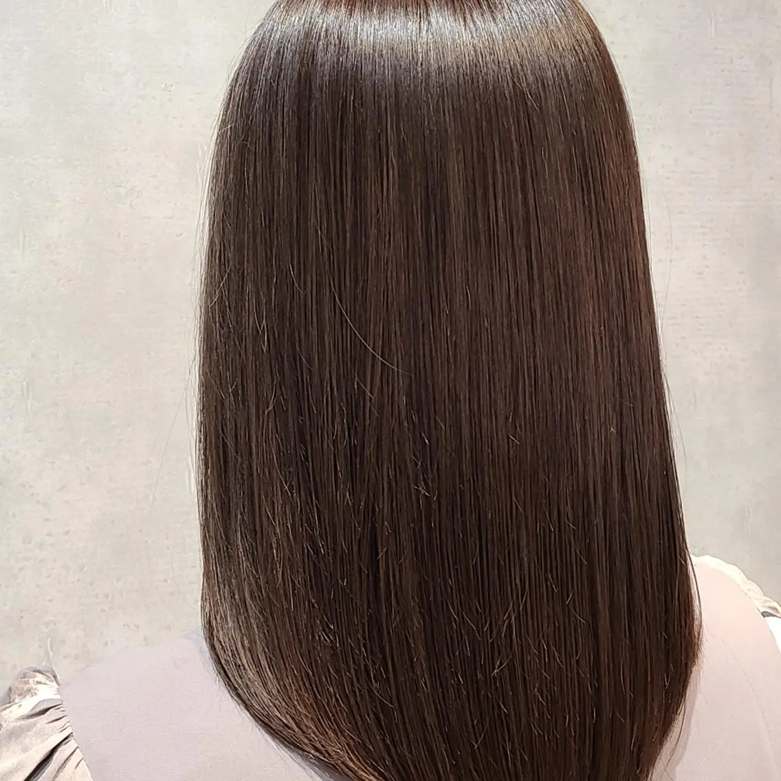 セミロング カラー ブリーチ ブラウンカラー トリートメント 西田 理沙のヘアスタイル