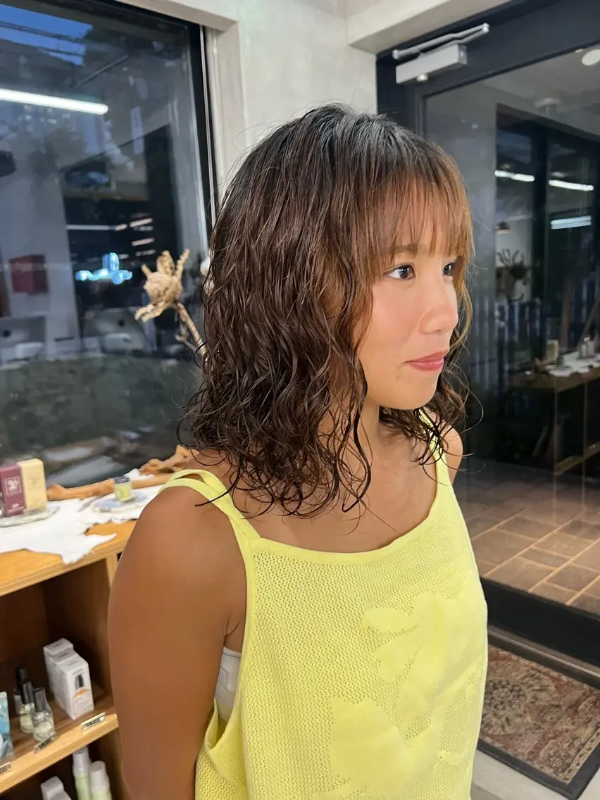 ミディアム パーマ カット パーマ サカモト ナオミのヘアスタイル