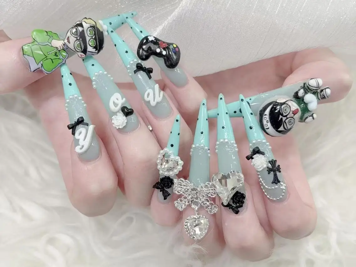 ネイル 長さ出し キラキラネイル 韓国ネイル ロングネイル 持ち込み ハンドネイル ハンドケア Yuki🌸 nailのネイルデザイン
