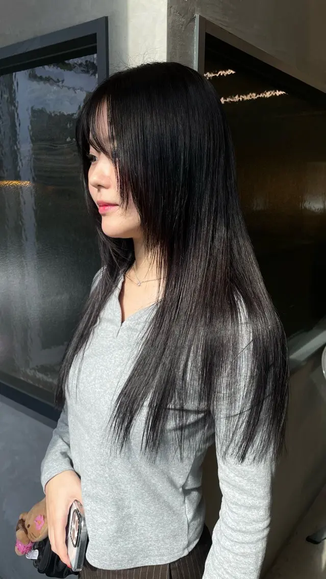 ロング カット 佐伯 和佳のヘアスタイル