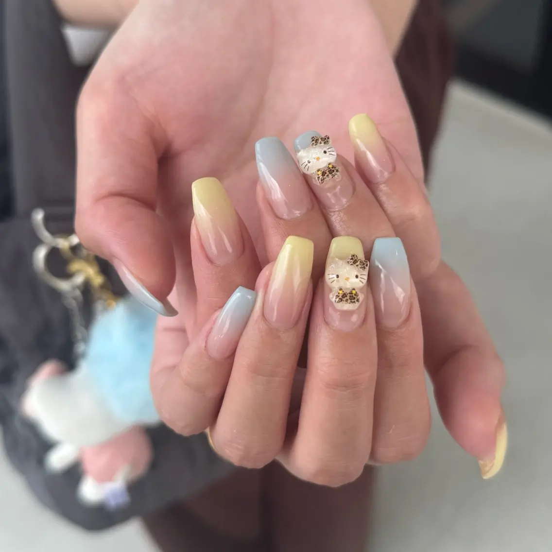 【HAND】【オフ込】グラデーションorラメグラの写真
