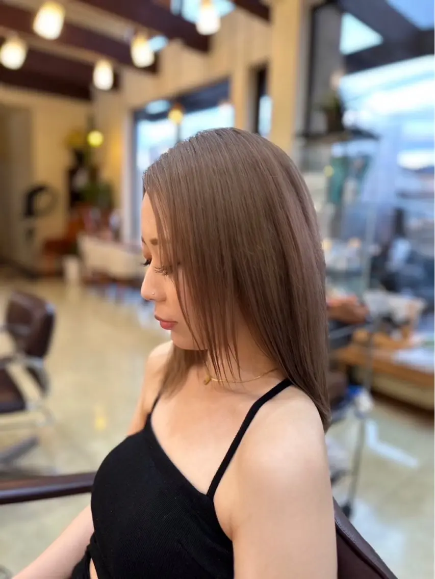 セミロング カラー ベージュカラー ブリーチ ダブルカラー ヘアカラー 希優/ケアカラー /ハイトーンカラーのヘアスタイル