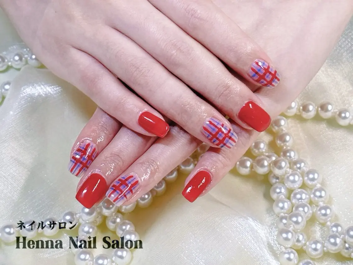ネイル ハンドネイル Henna Kongssalonのネイルデザイン