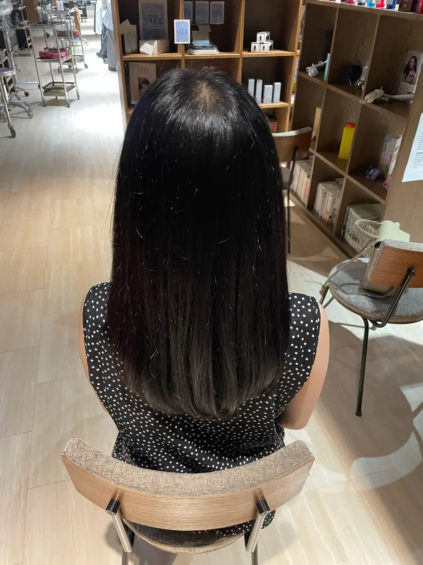 カラー 透明感カラー🩶 ×小顔カット難波のヘアスタイル