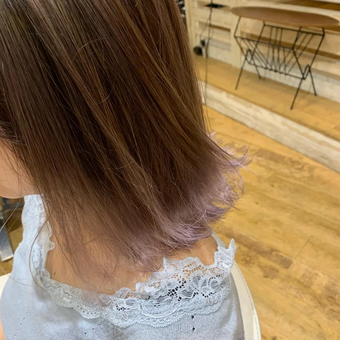 カラー ブリーチ ラベンダーカラー 天野 利咲のヘアスタイル