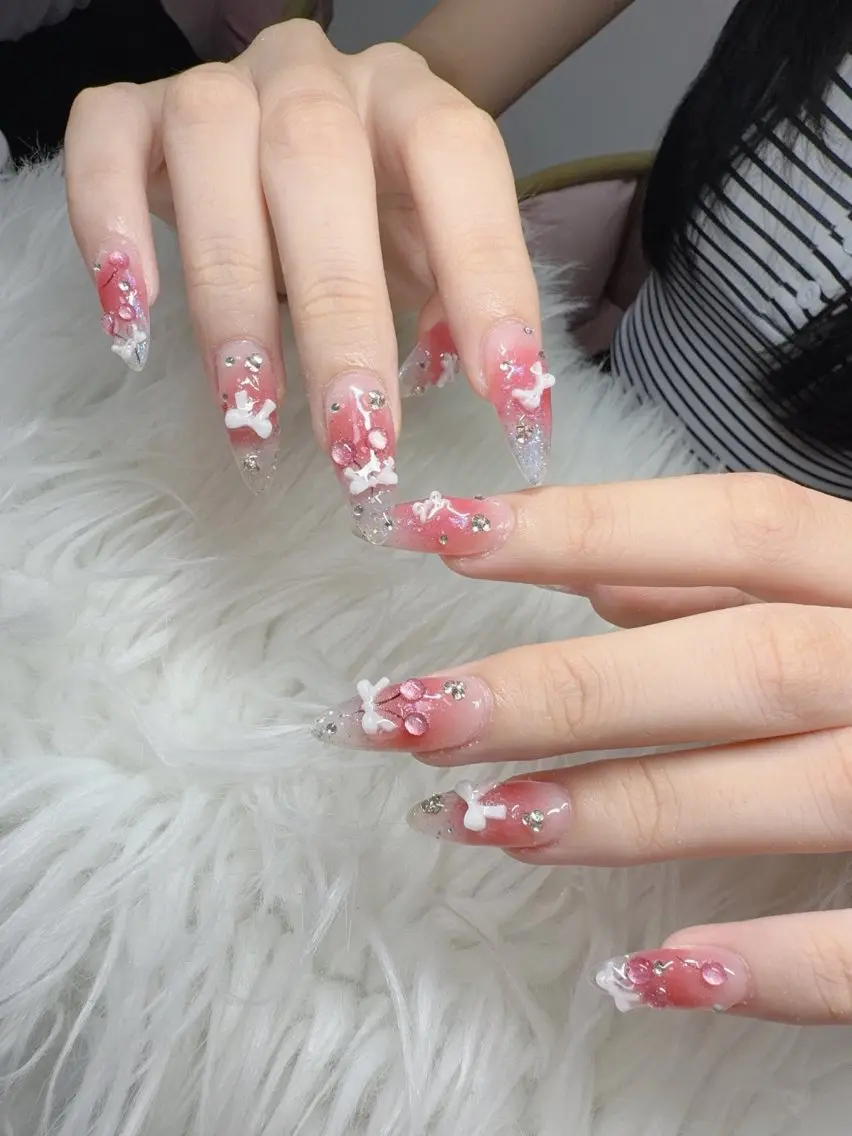 ネイル 長さ出し グラデーション 卒業式 キラキラネイル マグネットネイル ハンドネイル Lee Nailsのネイルデザイン