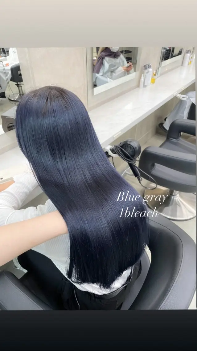 ロング カラー 抜け感レイヤー︴ ニュアンスカラーのヘアスタイル