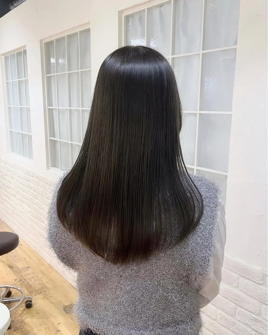 ロング Anri /カラーモデルのヘアスタイル