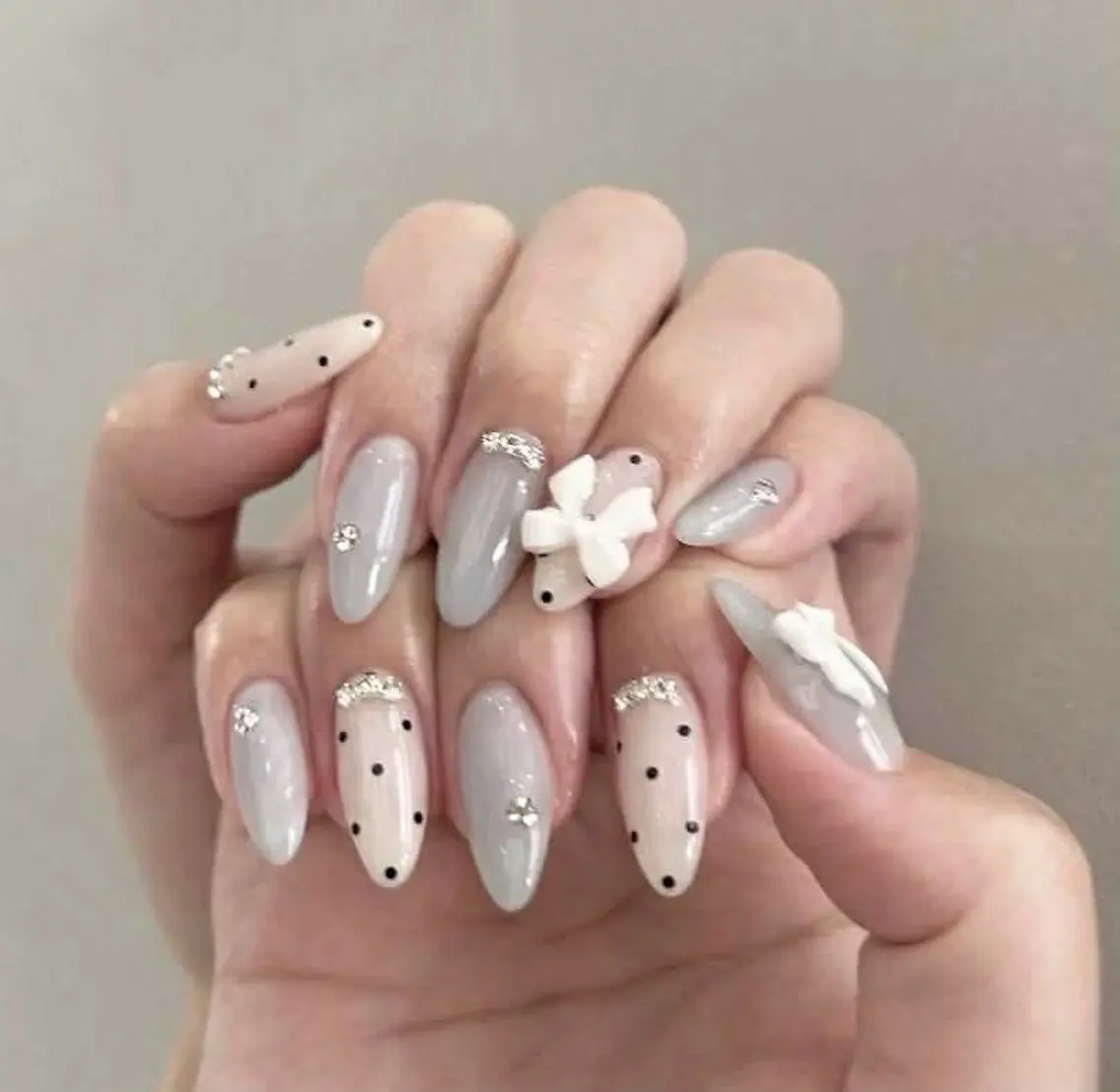 ネイル チークネイル フレンチネイル グラデーション マグネットネイル ミラーネイル ハンドネイル sorako nailのネイルデザイン