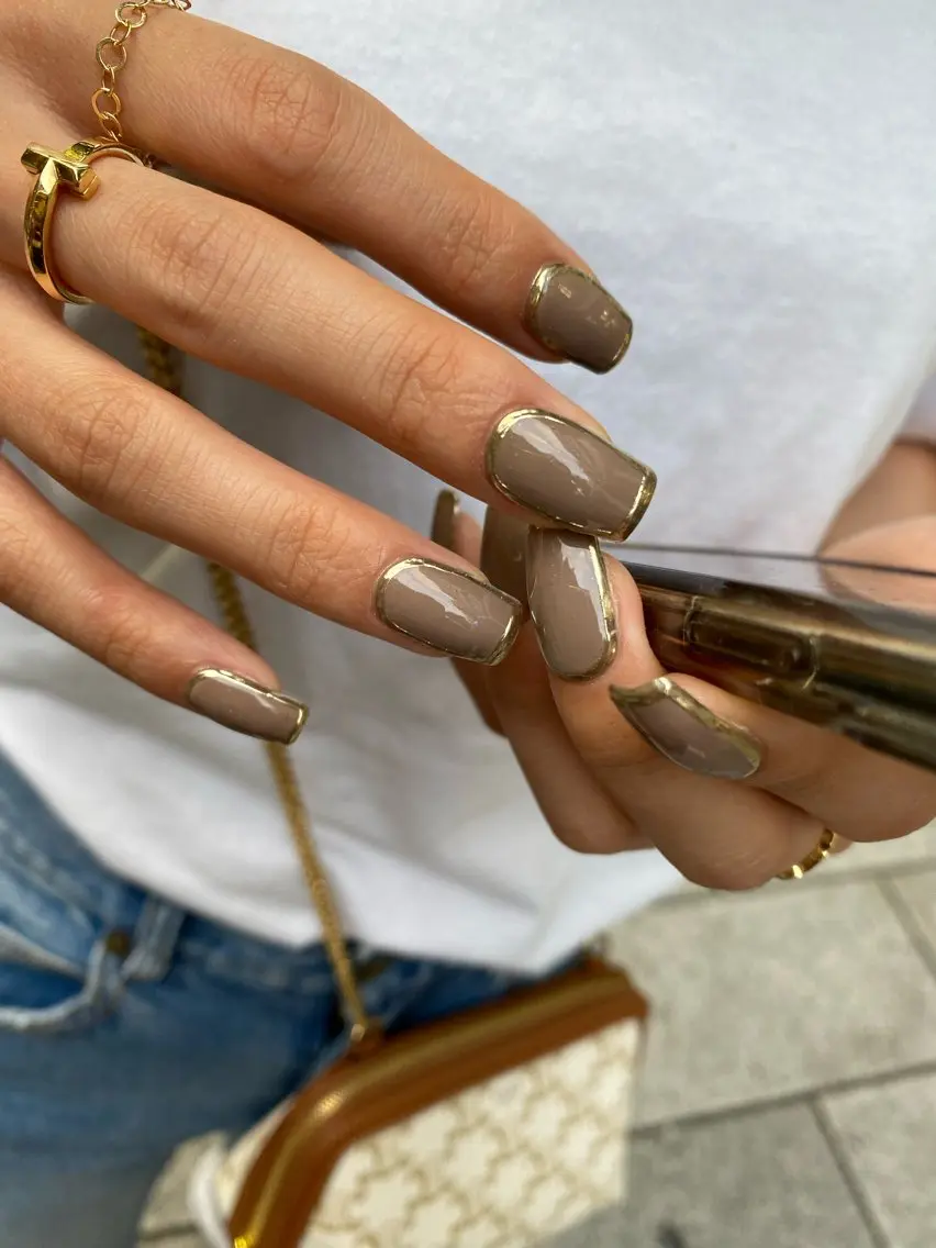 ネイル アートネイル フレンチネイル キラキラネイル ラメ(グリッター) ロングネイル SHIORI 📍渋谷 / 円山町のネイルデザイン