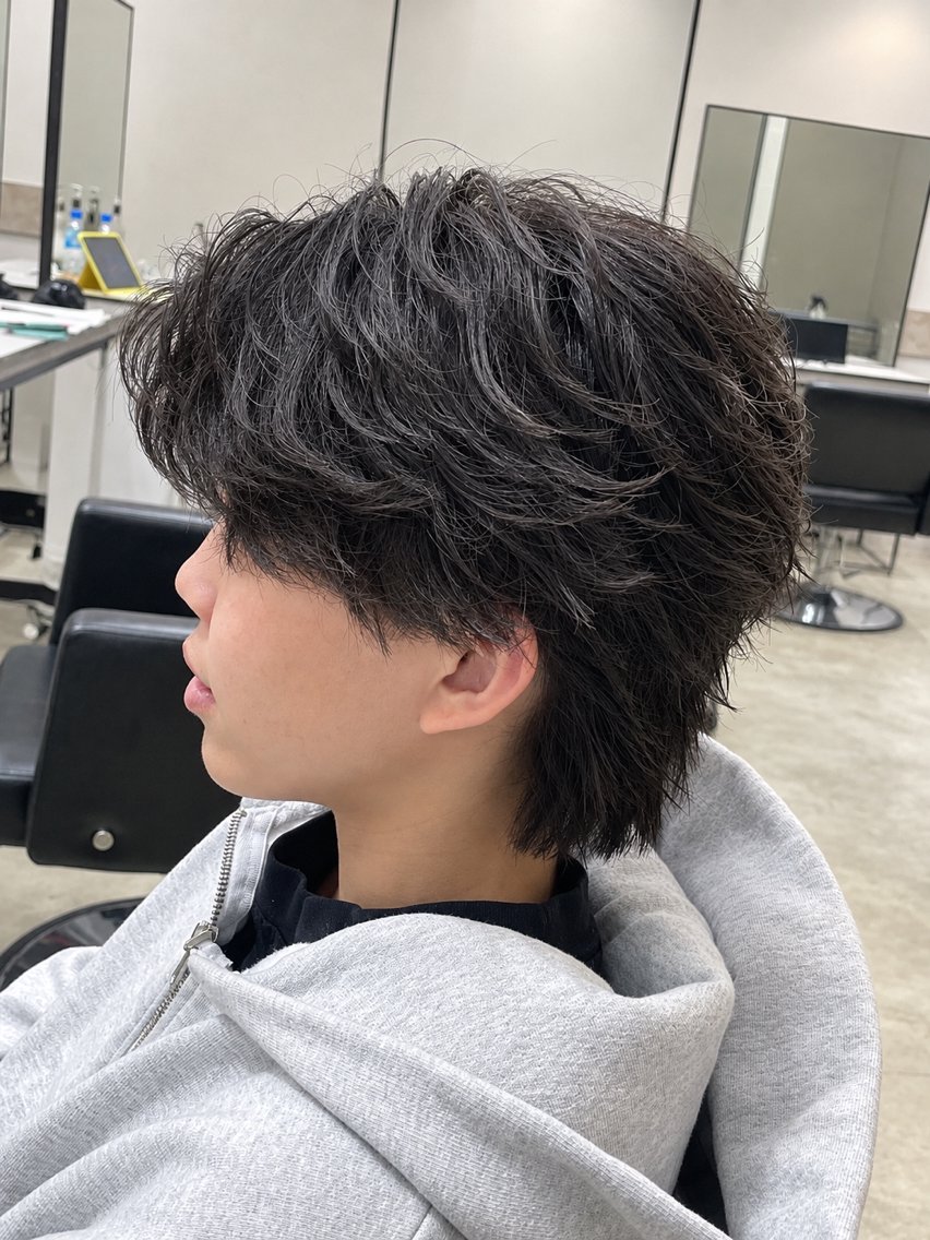 ショート パーマ メンズ センターパート フェザーパーマ メンズパーマ カット パーマ メンズ特化🔥 金子直斗のヘアスタイル