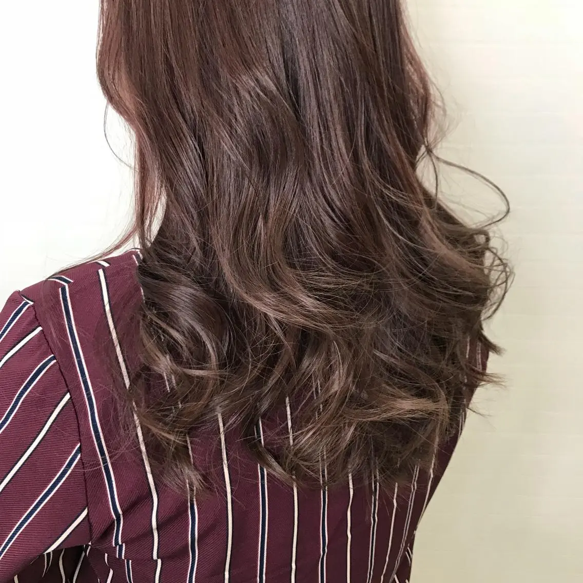 ロング カラー ブラウンカラー ピンクカラー ピンクブラウン オリーブ/アッシュ やわらか透明感カラーのヘアスタイル