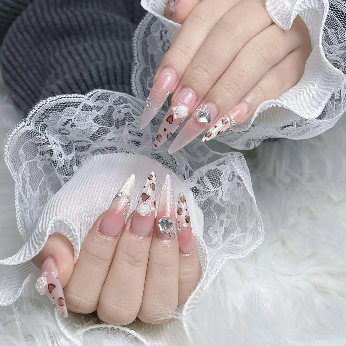 ネイル アートネイル オーロラネイル ブラウン ジェルネイル グラデーション ハンドネイル ハンドケア Nova Nailのネイルデザイン
