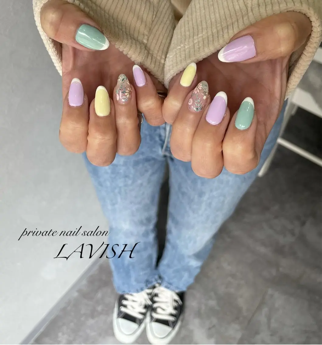 ネイル LAVISH 大和店 emi・:*+のネイルデザイン