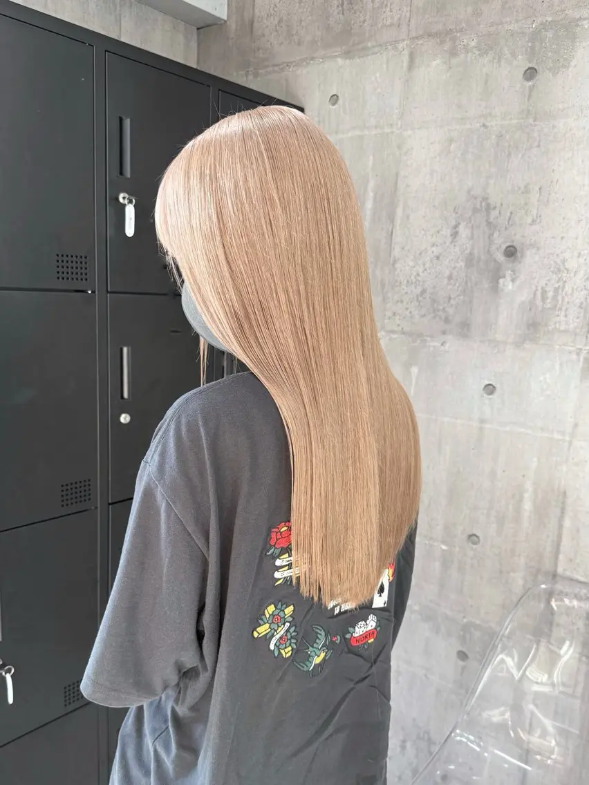 ロング カラー ヘアアレンジ ブリーチ ヘアカラー トリートメント ヘアセット 🌷FUKA🌷 まろやかハイトーンのヘアスタイル