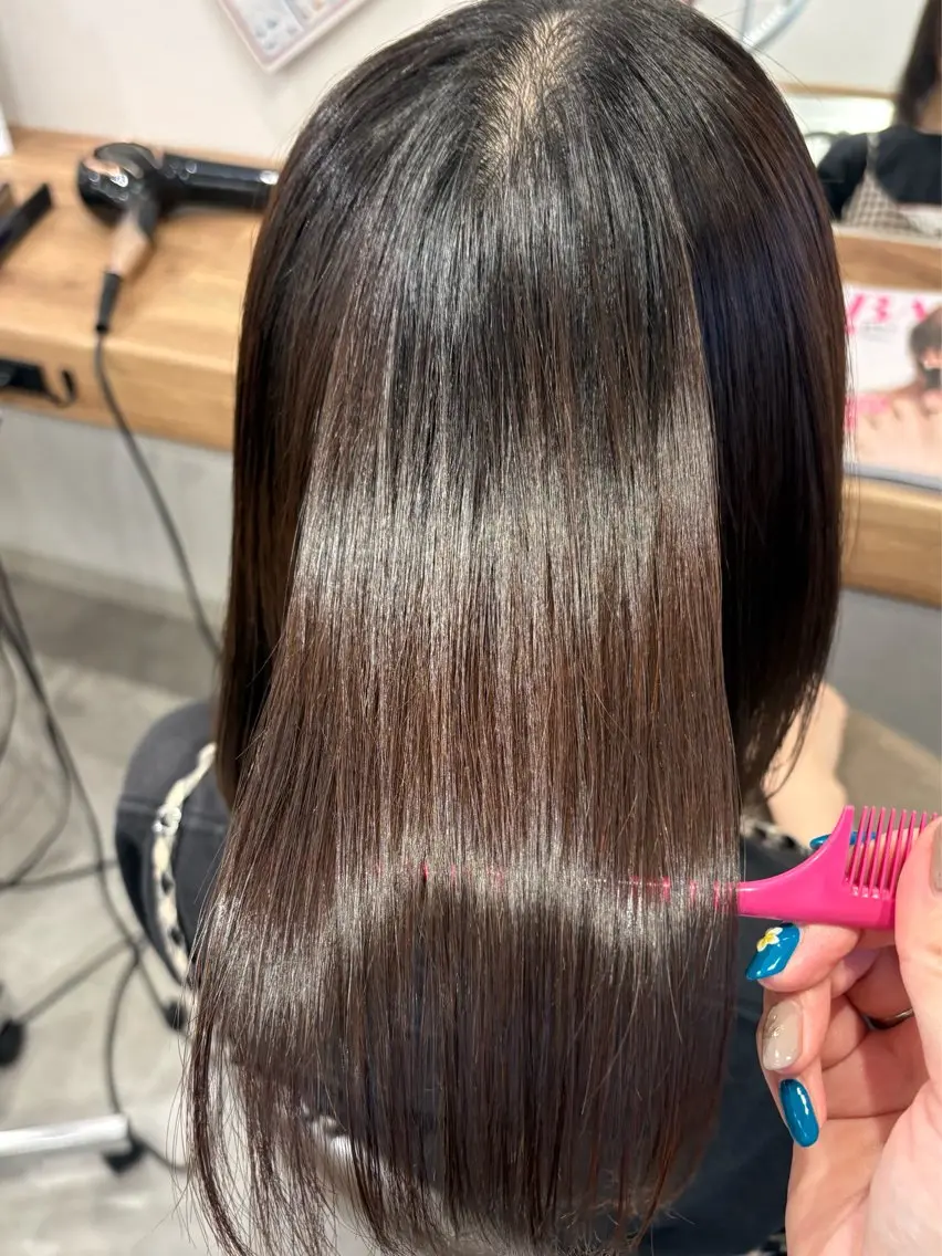 ミディアム 縮毛矯正 渡邊 玲来のヘアスタイル