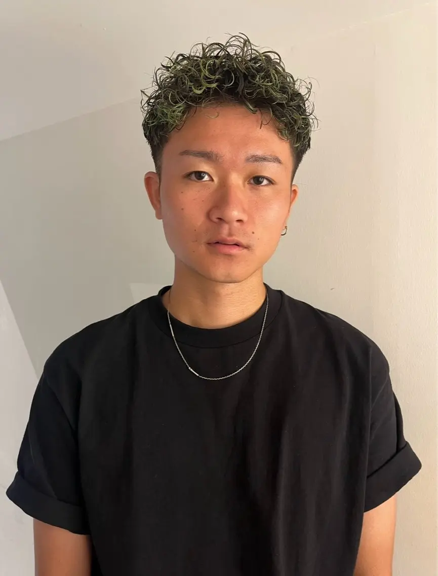 ショート パーマ メンズ フェードカット 刈り上げ ショートヘア 中目黒メンズ刈り上げ Harunaのヘアスタイル