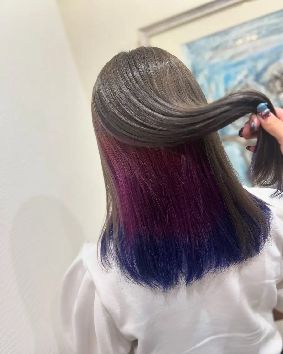 ロング カラー ブリーチ カシス グレージュ インナーカラー パープルカラー カット ヘアカラー 井上 花音のヘアスタイル
