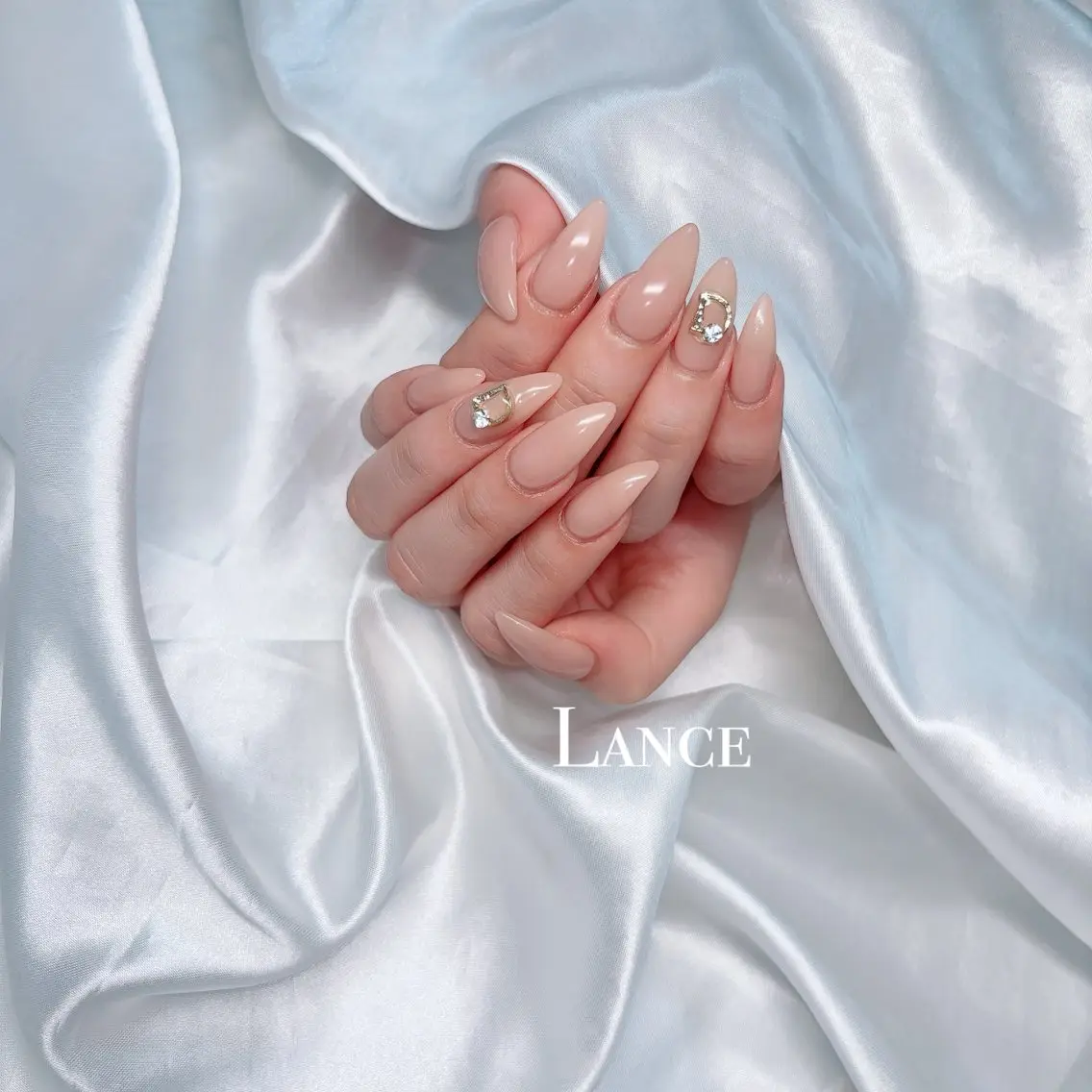 ネイル キラキラネイル 韓国ネイル マグネットネイル 春ネイル ワンホンネイル ハンドネイル Lance nailのネイルデザイン