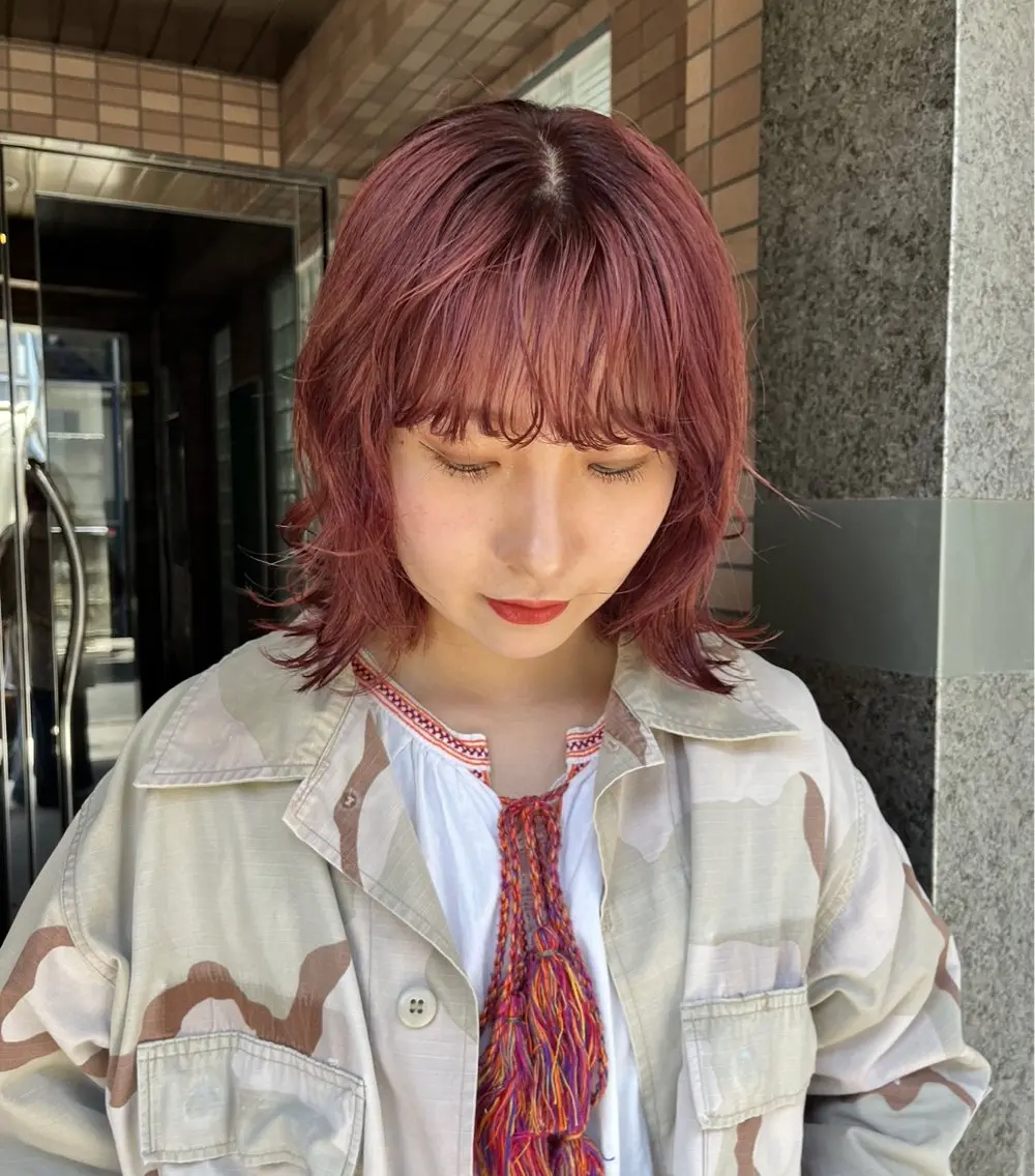ミディアム カラー ブリーチ ハイトーンカラー レッドカラー カットモデル募集中 IKUMI🎀のヘアスタイル