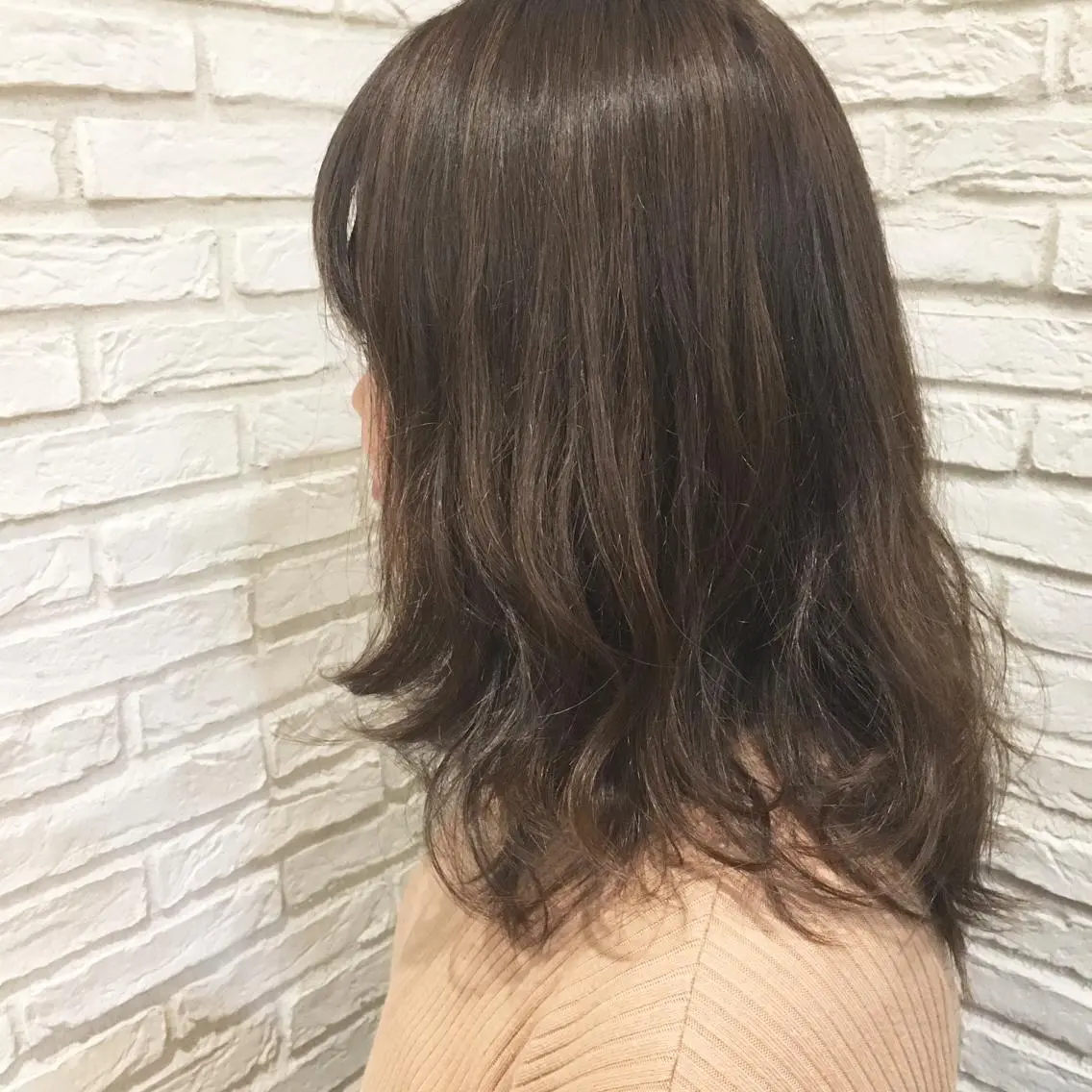 ミディアム カラー ハイライトカラー ハイライト 鈴木 麻希のヘアスタイル
