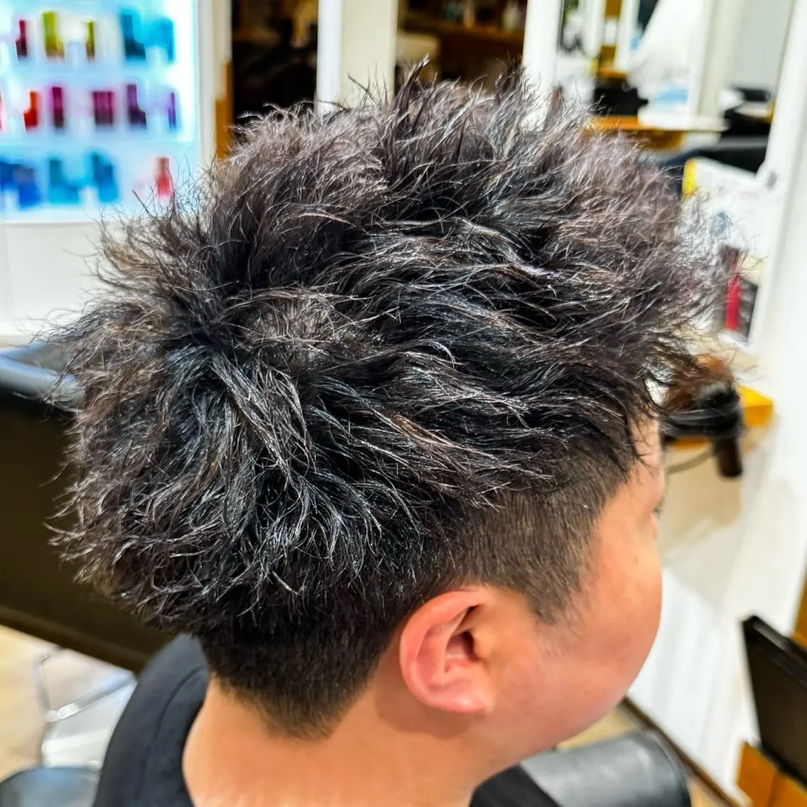 ショート パーマ メンズ メンズパーマ ツイストスパイラルパーマ スパイラルパーマ カット パーマ 吉田 新平のヘアスタイル