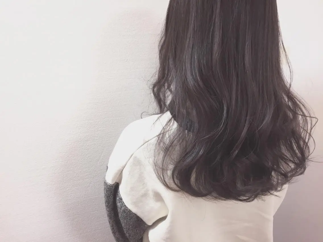セミロング カラー ダークグレー ダークグレージュ グレージュ 長井 徹行のヘアスタイル