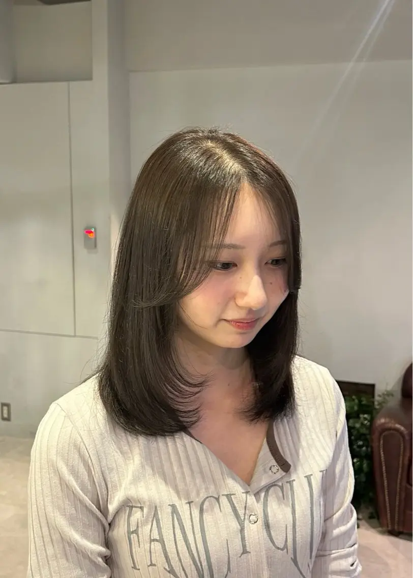 ミディアム カット ヘアカラー レイヤーカット｜ 艶カラー｜AYAKOのヘアスタイル