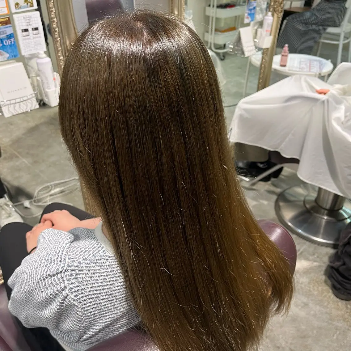 ロング カラー ベージュカラー ヘアカラー フェザーパーマ🌙 毛流れ yuzukiのヘアスタイル