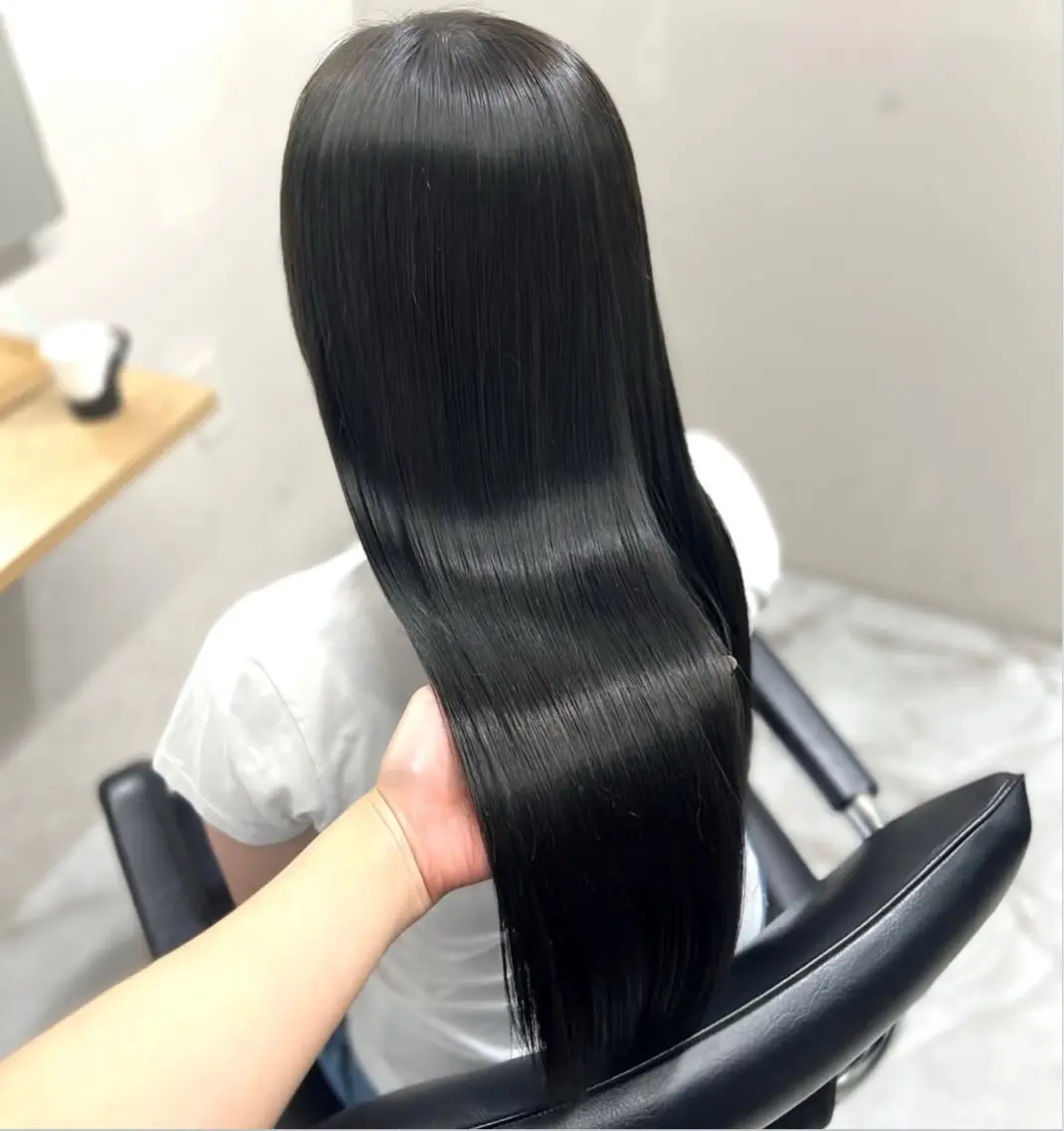 ロング カラー 透明感カラー 髪質改善 トリートメント 前川 朋香のヘアスタイル