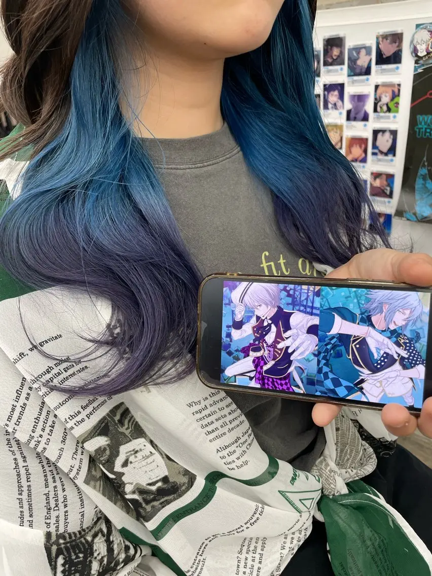 セミロング カラー ヘアカラー インナーカラー 推し ブリーチ  髪質改善のヘアスタイル