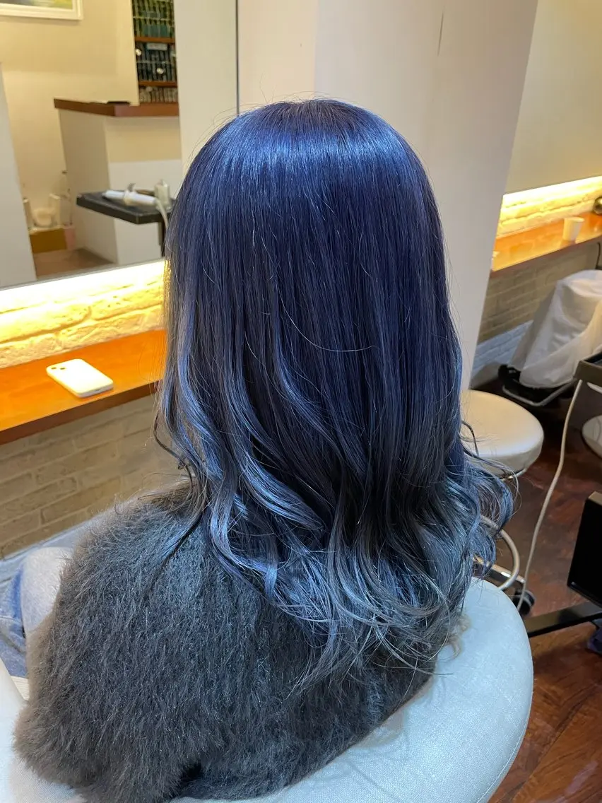 ミディアム カラー ヘアカラー CoCooN Hiromiのヘアスタイル