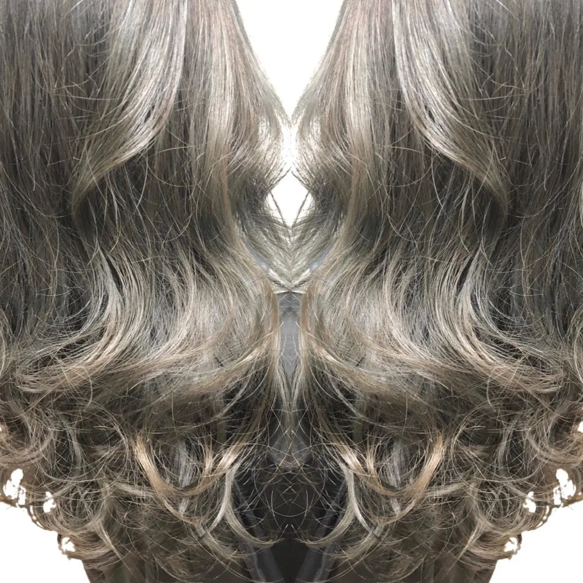 ロング こやま りほのヘアスタイル