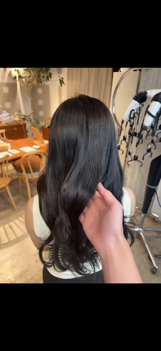 ミディアム カラー 透明感カラー 上田 季里のヘアスタイル