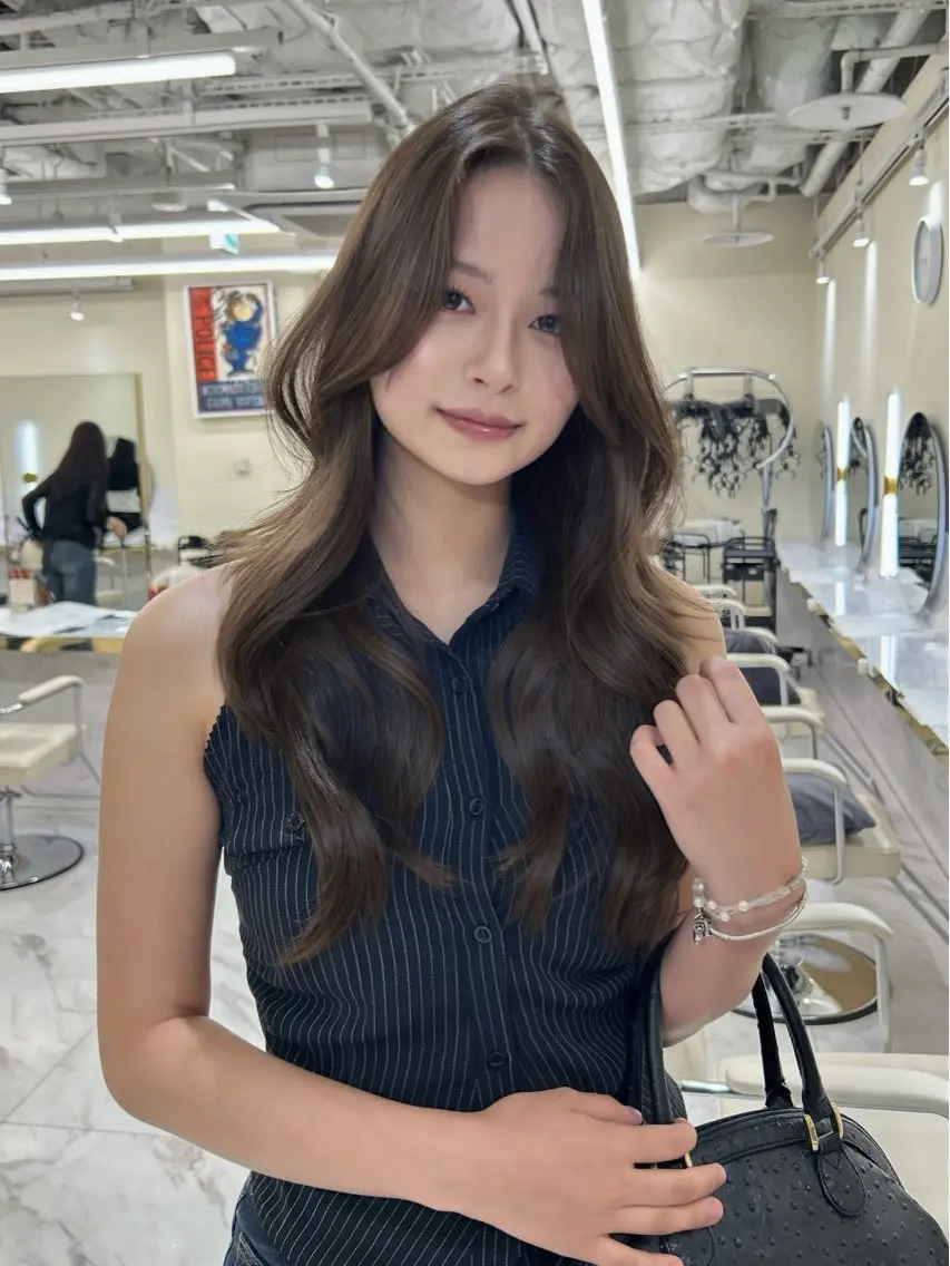 ロング カット ヘアカラー hiyori🎀 トレンドレイヤーのヘアスタイル