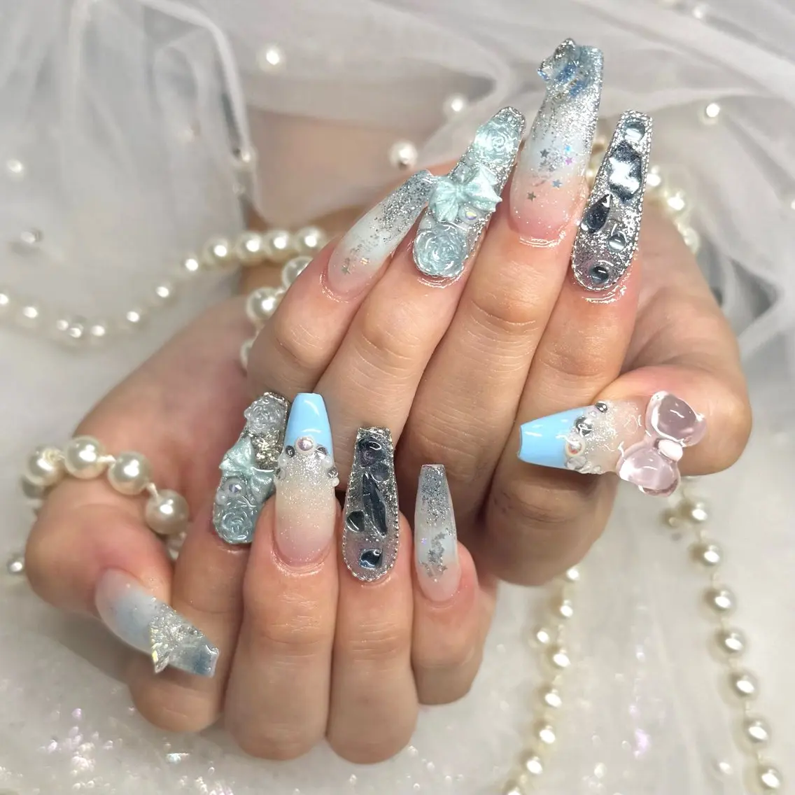 ネイル 長さ出し 水色 マグネットネイル ハンドネイル ルシイ🎀新宿長さ 出しパーツ専門店のネイルデザイン